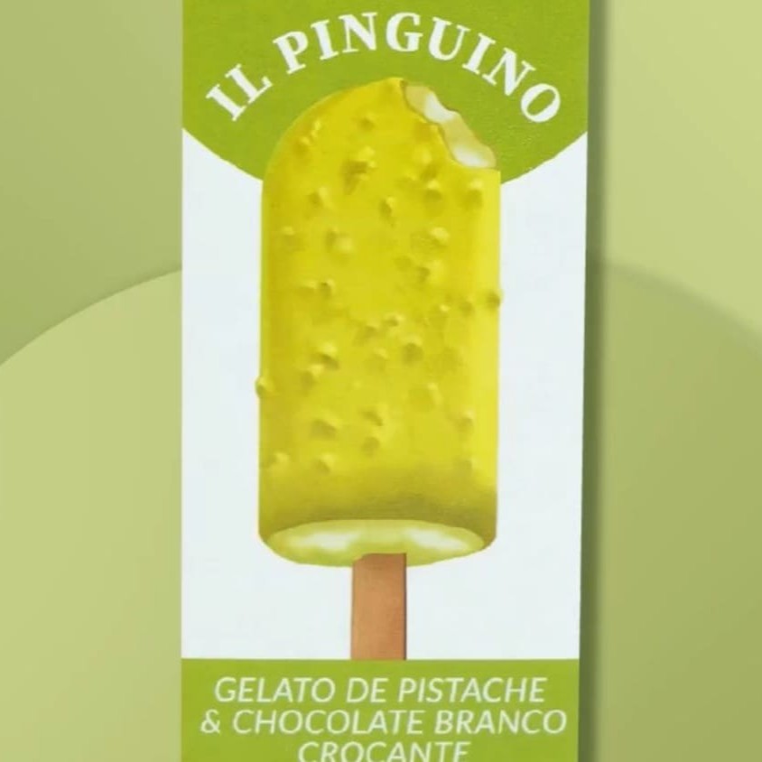 Nosso gelato de Pistache no palito coberto com uma casquinha crocante de chocolate branco de Pistache.