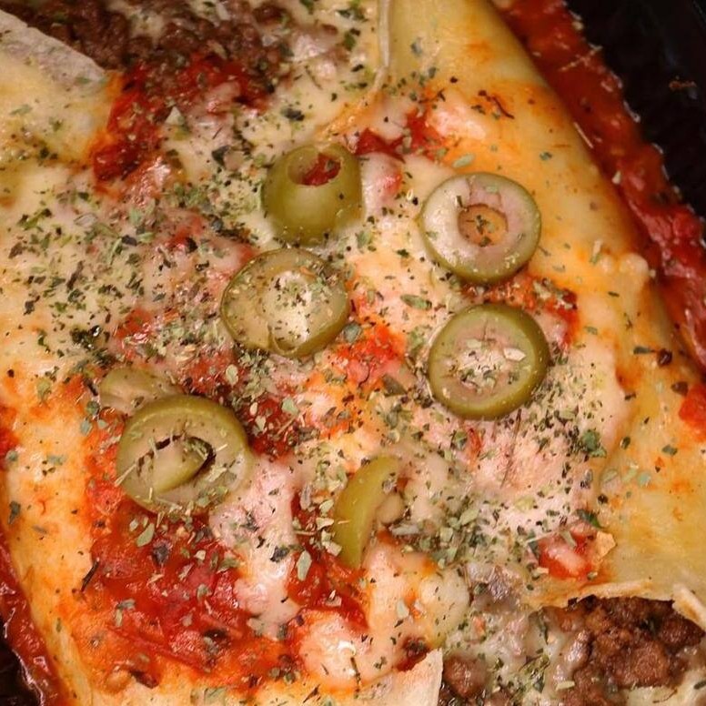 Deliciosa & Saborosa Panqueca de Frango c/ Queijo + Arroz + Fritas + Coca-Cola 200ml