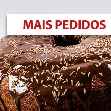 Apresentamos nosso Bolo de Chocolate, um prato caseiro de 20 cm, feito com uma massa rica e saborosa de chocolate. A cobertura farta e o granulado de chocolate são opcionais pagos, mas proporcionam um sabor ainda mais indulgente. Utilizamos chocolate Harald de 50% cacau e o leite condensado Italac, garantindo uma qualidade premium. Este bolo serve perfeitamente 8 pessoas. Caso prefira o bolo sem c