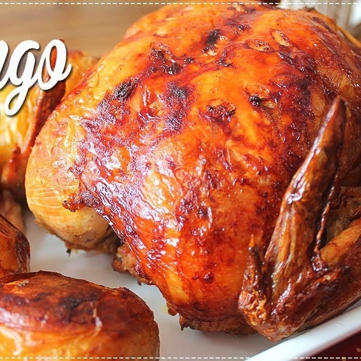 Frango assado, farofa, salpicão de frango ou maionese, média de 500g.