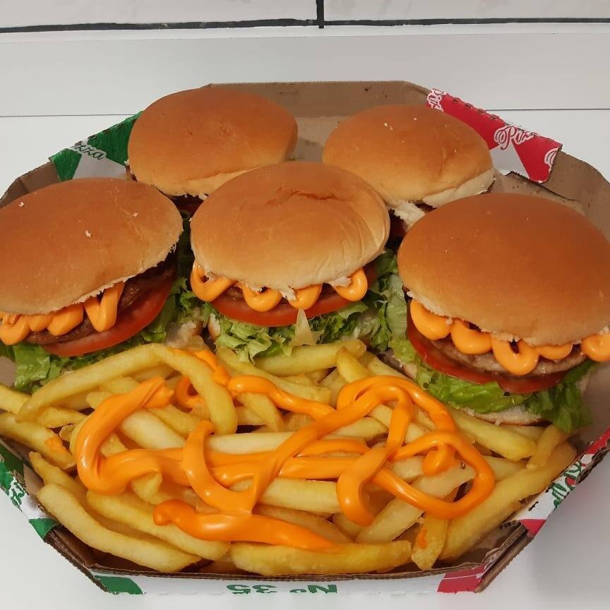 5 Hambúrgueres ( Pão, Carne, Salada, Ovo, Cheddar, Requeijão, Maionese de Alho e Batata Palha) + Batata (Bacon, Calabresa, Cheddar e Orégano) + Nuggets + Anel de Cebola + 5 Bis + 2l