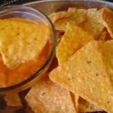 Uma generosa porção de nachos com um molho grátis a sua escolha. Mas não esqueça de selecionar o molho grátis , caso queira.