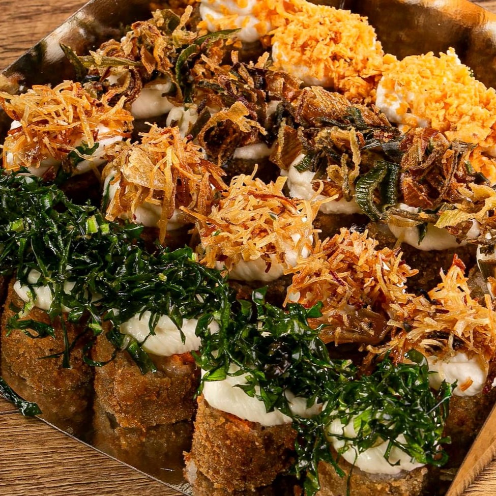 Hot rolls com complementos sortidos