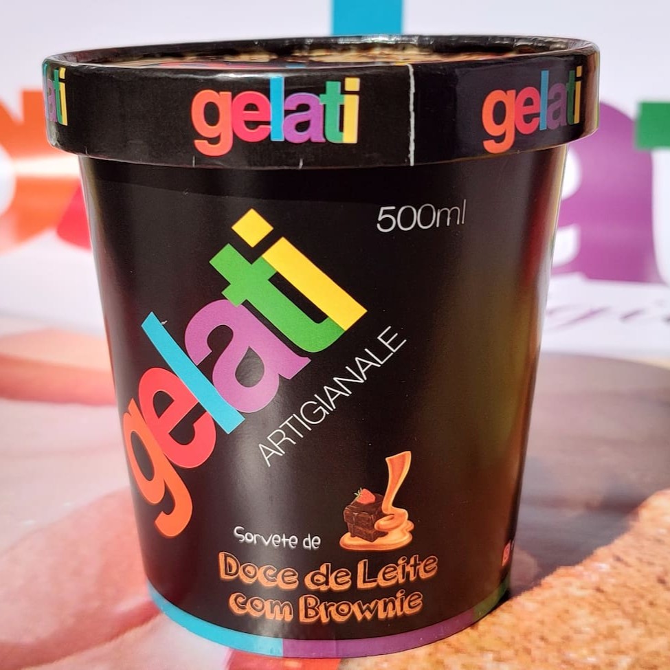 Nosso tão desejado sorvete de doce de leite com uma cara nova, agora com uma combinação perfeita, mesclado com calda de chocolate e deliciosos pedaços de brownie.