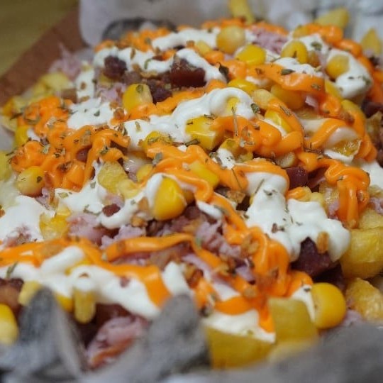 Escolha ate 5 ingredientes e monte a sua deliciosa batata preparando com uma incrível variedade de ingredientes e molhos fresquinhos, garantindo sabor e qualidade em cada mordida.