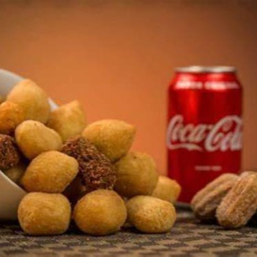 São 20 Salgadinhos+1 coca cola lata Escolha Até 4 Opções 15 gramas tamanho de festa
