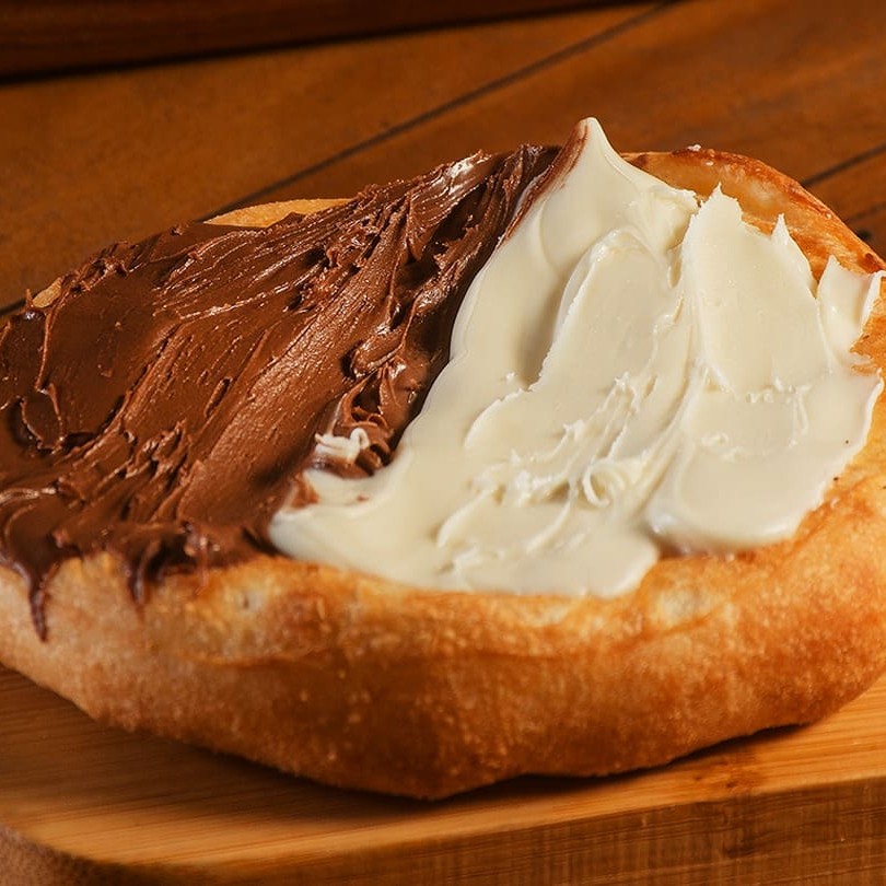 Chocolate branco e chocolate ao leite