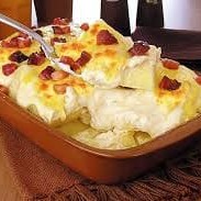 Aipim frito  gratinado com linguiça calabresa