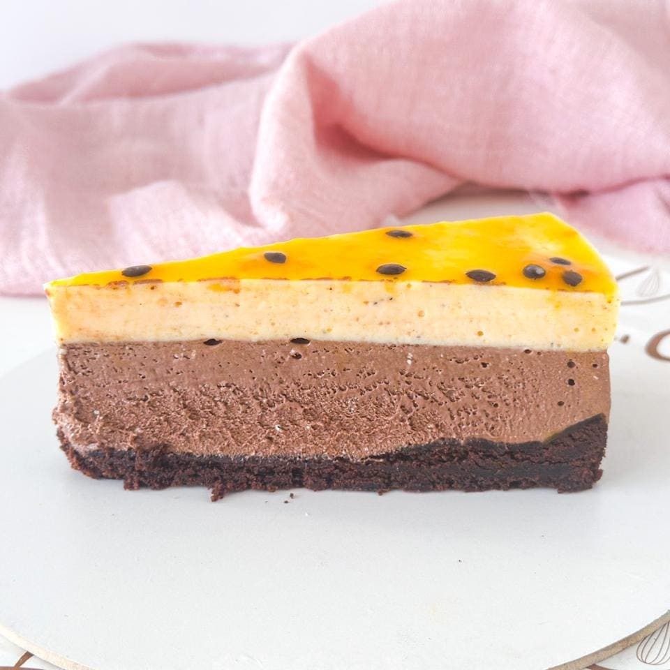 Sabe aquela torta que você fica babando? Nossa Torta de maracuja com chocolate, é simplesmente sensacional.