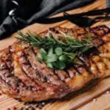 Deliciosa alcatra para 2 pessoas. Escolha o acompanhamento da sua alcatra.