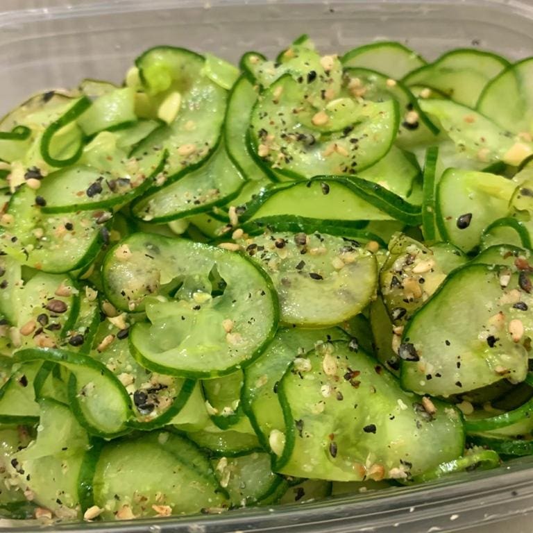 Pepino temperado e gerlelim. ((*foto Original do produto*))