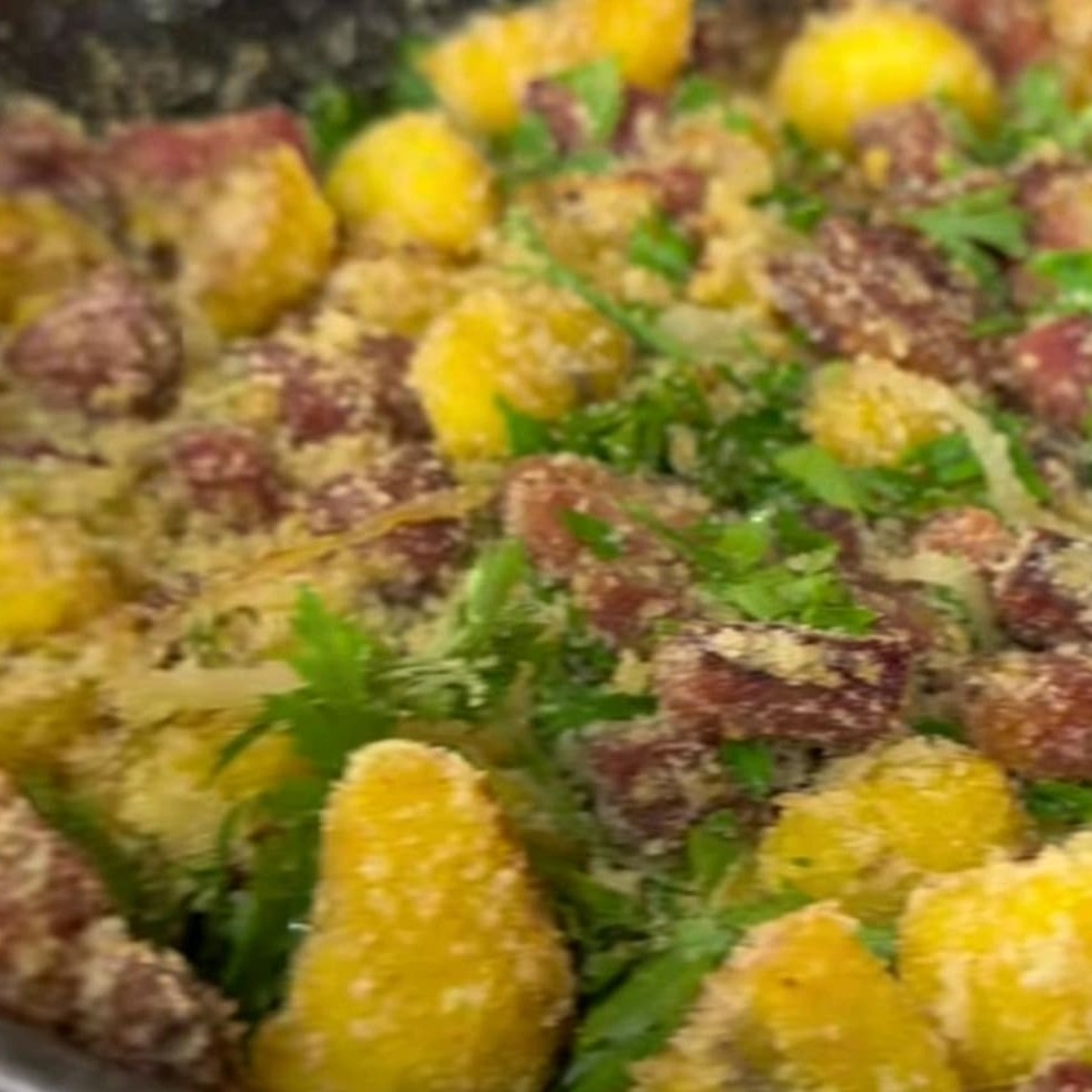 Bacon,Calabresa,alho,banana da terra e cheiro verde