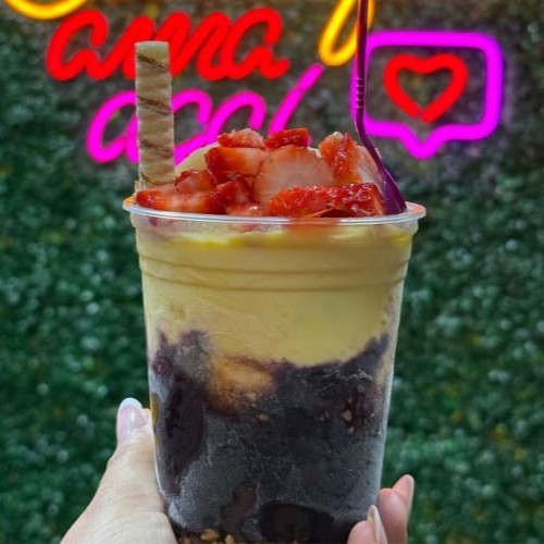 Açaí Ou Sorvete  [Frutas e cereais (opcional)] {Adicionais de chocolate ou biscoitos são á parte}.