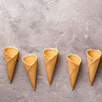 Este pacote especial contém 10 irresistíveis casquinhas. Cada uma delas é meticulosamente preparada para garantir a máxima crocância e sabor inigualável. Perfeitas para qualquer ocasião, as casquinhas são um verdadeiro deleite para o paladar. Surpreenda-se com a qualidade superior e a explosão de sabor a cada mordida. Um verdadeiro convite ao prazer gastronômico. Você não vai resistir a essa magnífica seleção de casquinhas!