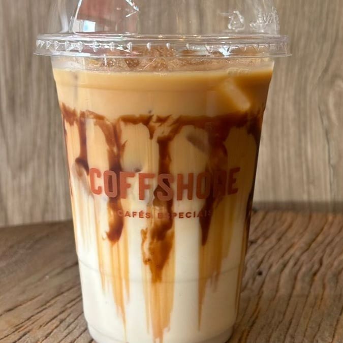 Café espresso + leite + xarope chocolate + gelo