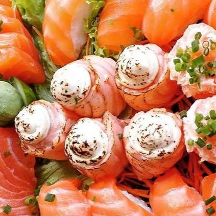 Combo Salmão Especial !!! São 6 unidades de Sashimi 6 Sushi E 6 Joy Toast