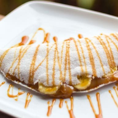 Tapioca de fabricação própria, super recheada com doce de leite mineiro artesanal, mais 2 acompanhamentos de sua preferência!  #acai #crepe #tapioca #salada #natural #fit #lowcarb #jardimcrepetapioca #lanche #francesa #crepesalgado #crepedoce #tapiocasalgada #tapiocadoce #Catupiry #frango #carneseca #costelabovina #camarão #salmão #salame #presunto #calabresa #peitodeperu #docedeleite #Nutella #romeuejulieta #chocolate #kinderbueno #Milka #nestle #lacta #pizza #hamburguer #artesanal