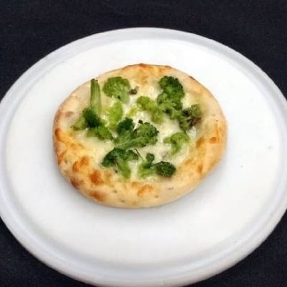 Massa  da Casa, Mussarela e Brócolis picadinho