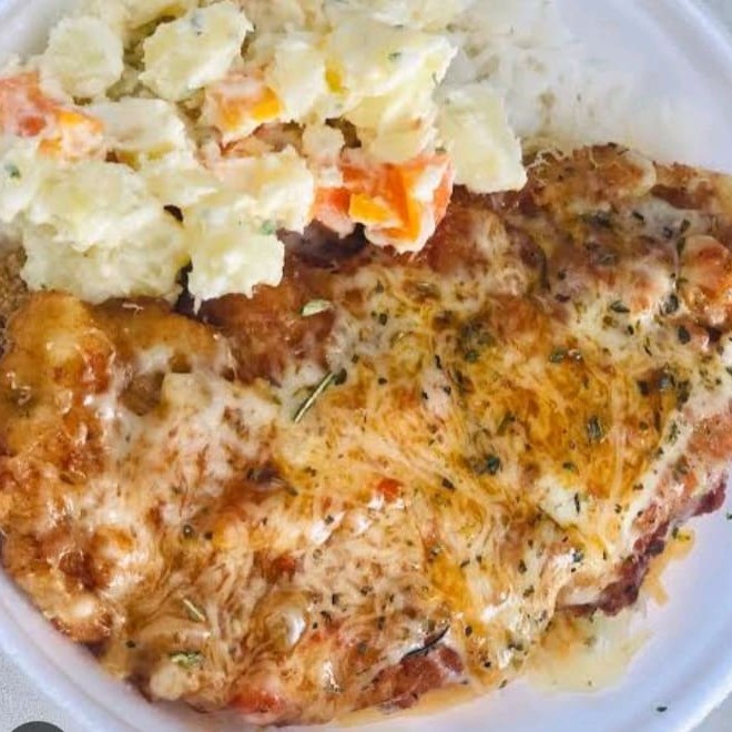 Arroz feijão macarrão e farofa