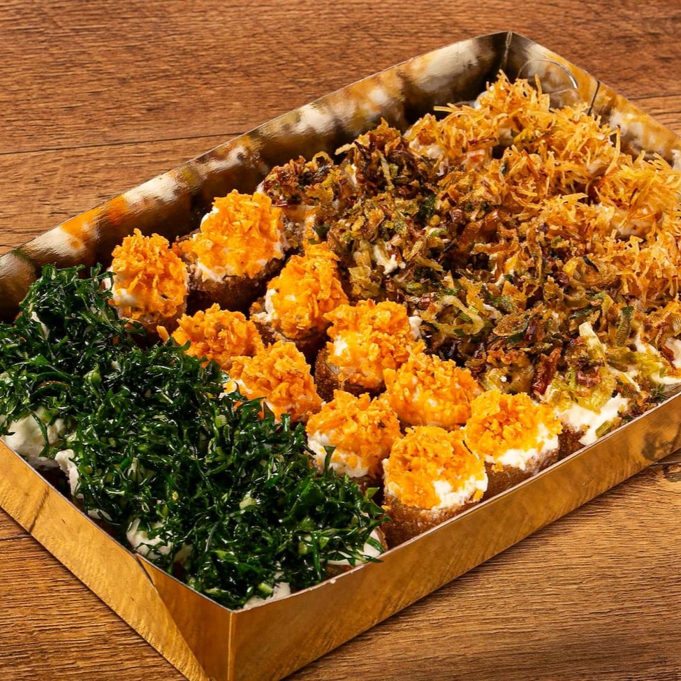 Hot rolls com complementos sortidos