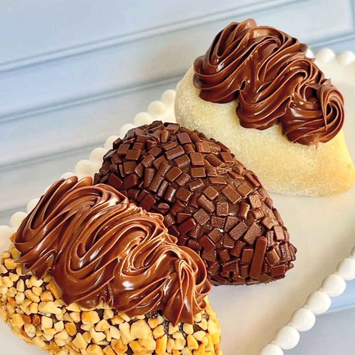 Triplicado para você aproveitar! Leve 3 coxinhas de morango à sua escolha e aproveite um super desconto