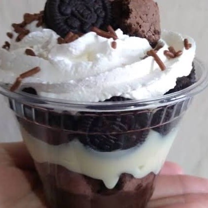 Brownie  Brigadeiro  Brigadeiro de Oreo  Oreo  Chantilly  Copo: 200ml