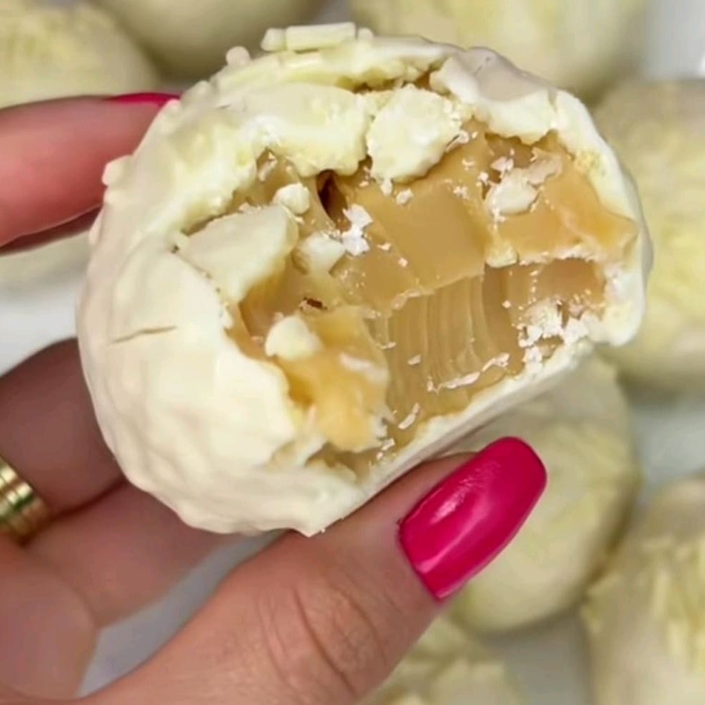 Bombom de brigadeiro branco