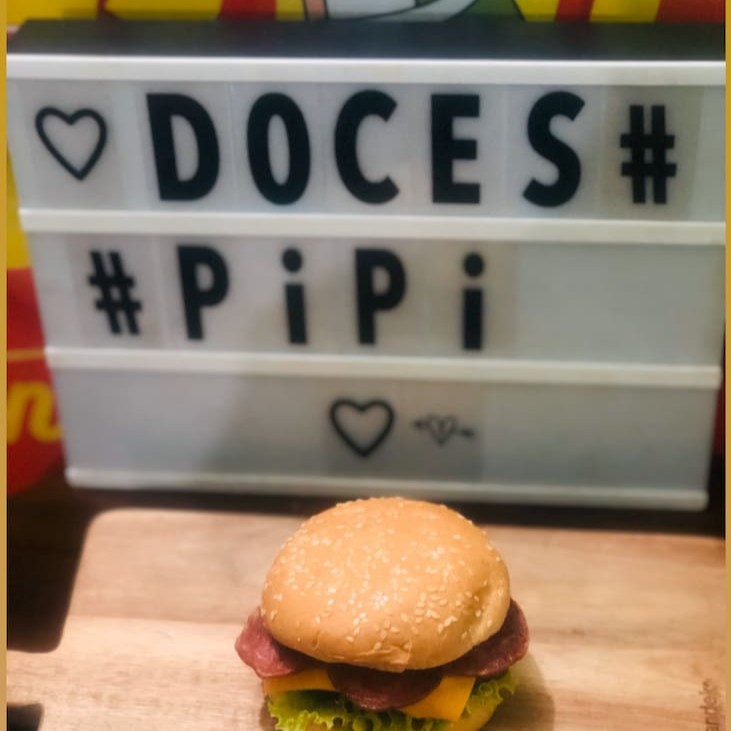 Carne 56g queijo  calabresa  batata palha  ketchup  maionese  billy jack Alface  Tomate