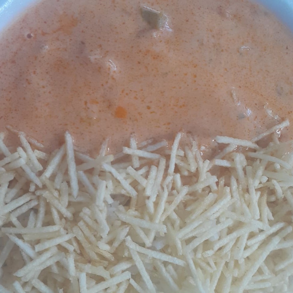 Acompanhamento : arroz branco e batata palha