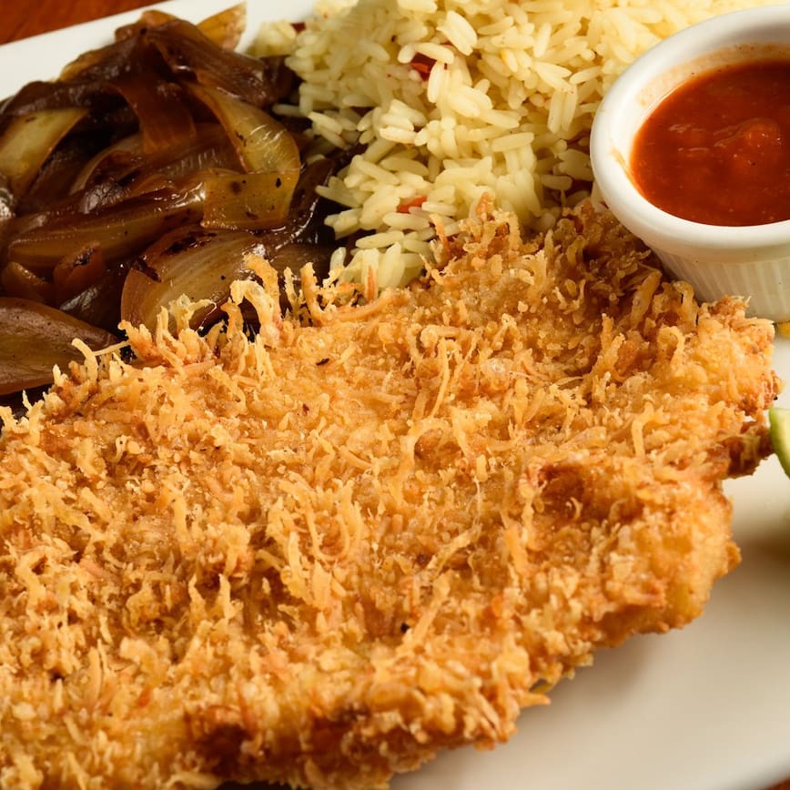 Linguado super crocante, empanado com queijo parmesão. Com dois acompanhamentos de sua escolha.