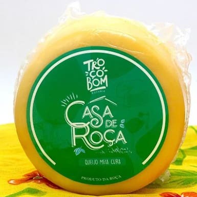 Queijo meia cura da marca fluminense Troço Bom, com alta qualidade e extremamente delicioso! Uma peça inteira com até 450g.