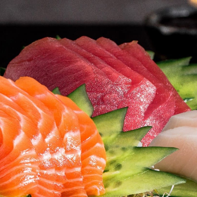 8 sashimis salmão  + 8 sashimis atum + 8 sashimis peixe  branco