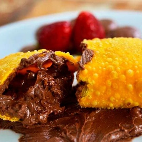 Aproximadamente 30cm. Recheio de Banana, Creme de Avelã, Canela e Açúcar