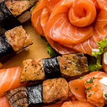 5 Sushi Salmão 5 Sushi Skin 5 Sashimi Salmão  5 Sashimi Peixe branco 5 Ebiten 5 Gunka 5 Filadélfia 5 Joy joy  10 Uramaki Skin 20 Hot Filadélfia