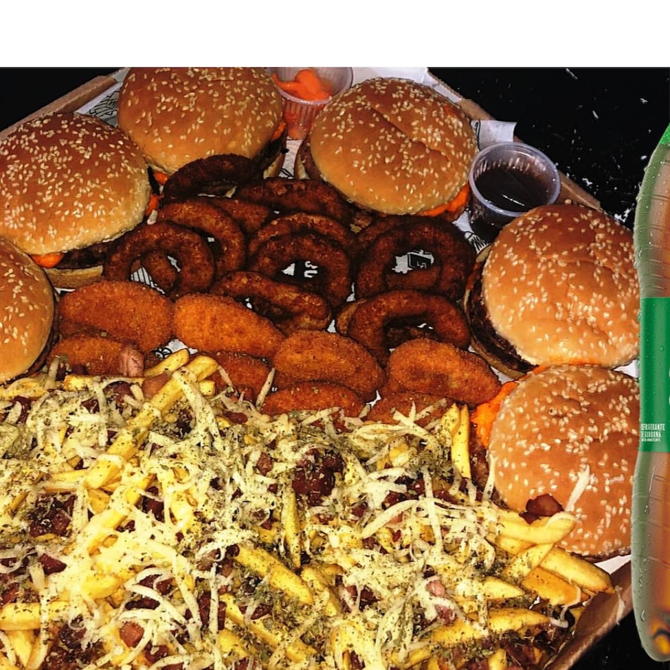 Este combo chegou para fazer a combinação perfeita para 6 pessoas!  6 burguer, nuggets, anéis de cebola empanadas, batata frita c/ calabresa defumada, mussarela derretida, com aquele delicioso aroma de orégano e molhos com Guaraná antárctica geladinho ou Pepsi. Hmmm, Que delicia... Enviamos O Refri Disponivel No Estoque.