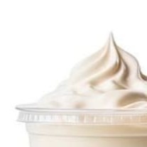 Nosso delicioso sorvete de baunilha de qualidade excepcional com diversas opções de guloseimas incluso sem nenhuma taxa.com direito a chantilly artesanal batido com Ninho e deliciosa fruta disponível no nosso cardápio!