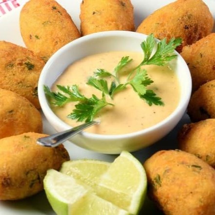 Porção de bolinho de bacalhau com 10 unidades