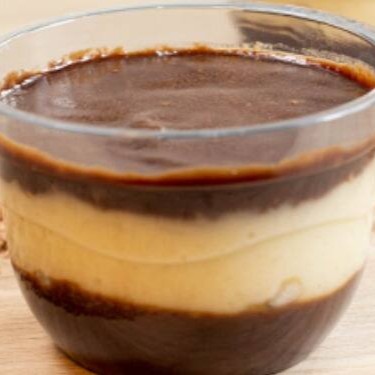 Delicioso creme de Ninho combinado com um cremoso mousse de chocolate ao leite.