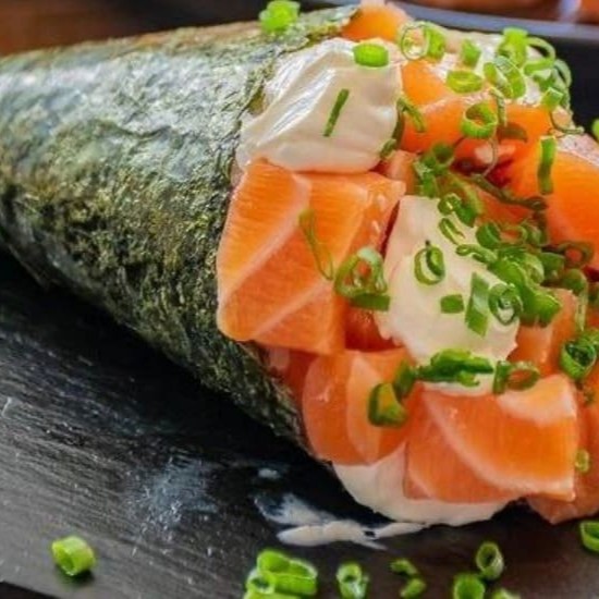 Cubos de salmão, arroz, cream cheese e cebolinha  - 1 unidade