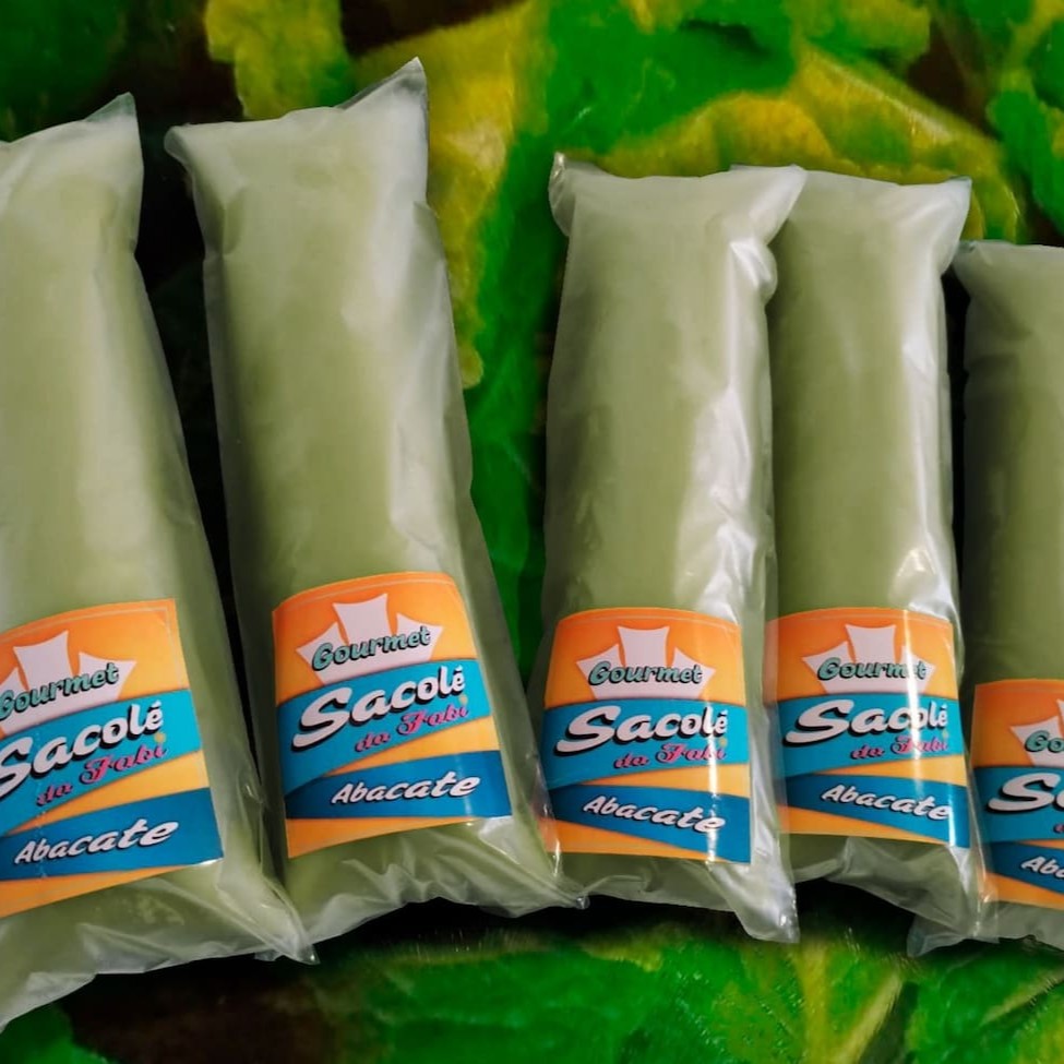 Deliciosa base gourmet cremosa com a fruta abacate.