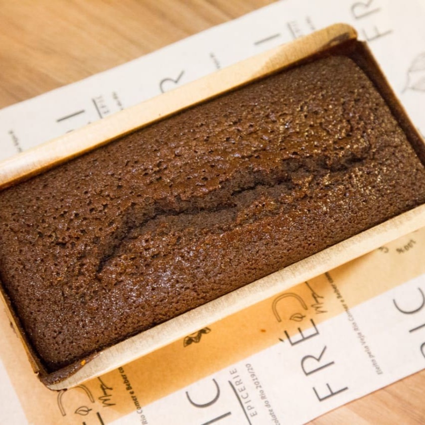 Bolo molhadinho de Chocolate, feito com Farinha de Arroz, Leite de Coco, adoçado com Açúcar Mascavo e Beterraba 400g  *Nossas produções são todas feitas na casa  - Não Contém Trigo - Não Contém Lactose