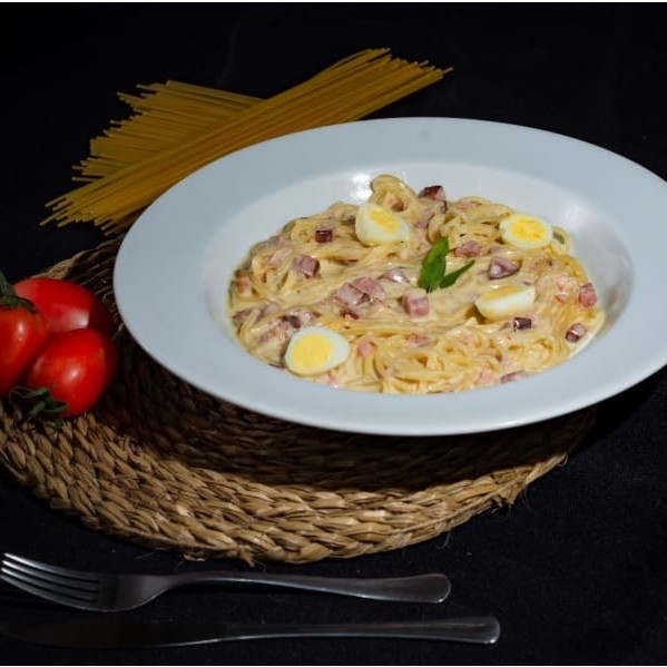 100g do macarrão desejado + 4 ingredientes da sua escolha + 1 Concha do molho da sua preferência