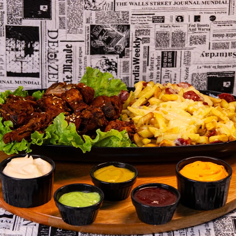 Frango á passarinho + batata maluca ( calabresa, bacon, mussarela)