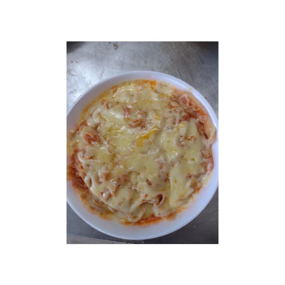 Com molho e mussarela