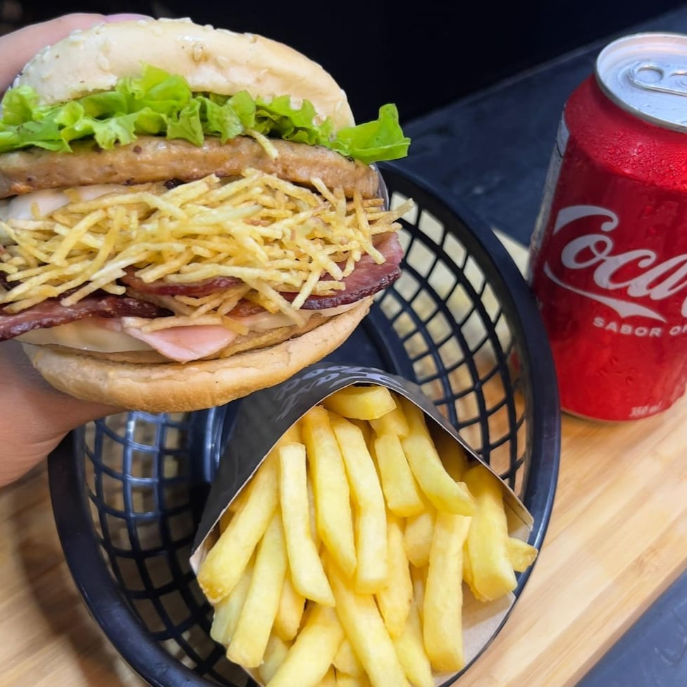 X Duplo + Batata + Guaracamp Ou Refri Lata