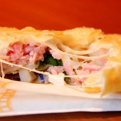 (cod.25) Muçarela + presunto + queijo prato +tomate + milho + orégano