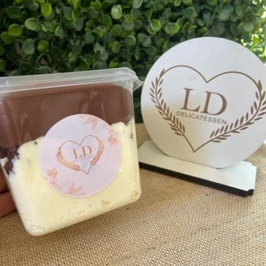 Deliciosamente preparado com Massa de Brownie que derrete na boca, uma generosa camada de Brigadeiro Nobre e uma camada de Mousse de Leite Ninho de verdade. . . . ###tags#### promoção promocao oferta desconto barato taxa gratis entrega grátis combo doce sobremesa bolo fatia brownie braune brauni browni nutela Nutella Ninho kitkat red velvet pistache geleia cenoura brigadeiro chocolate copo felicidade bombom cone trufado pai de mel pote pavê pudim cuscuz cookies tortas tortellete bolo vulcao vulcão salgado gourmet artesanal