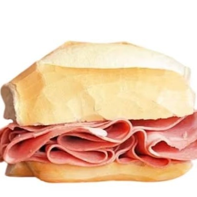 Sanduíches quentinhos, preparados com ingredientes selecionados e muito sabor. • Mortadela Tradicional – Clássico de respeito! Pão fresquinho e mortadela no capricho. • Mortadela Defumada – A versão defumada traz um toque especial e marcante ao lanche. • Misto Quente – Presunto e queijo derretendo no pão na chapa. Simples, direto e delicioso. • Prato Quente – Pão com presunto, queijo e ovo. Completo, saboroso e na medida certa. • Minas Quente – Pão na chapa com queijo minas derretido. Leve, saboroso e com aquele toque mineiro. • Peito de Peru com Minas – Combinação leve e gostosa: peito de peru com queijo minas, servido quentinho.
