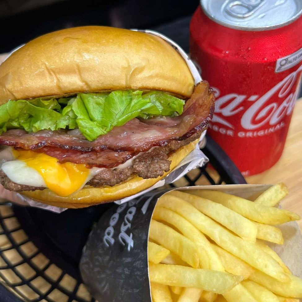 Smash Bacon + Batata + Guaracamp Ou Refri Lata