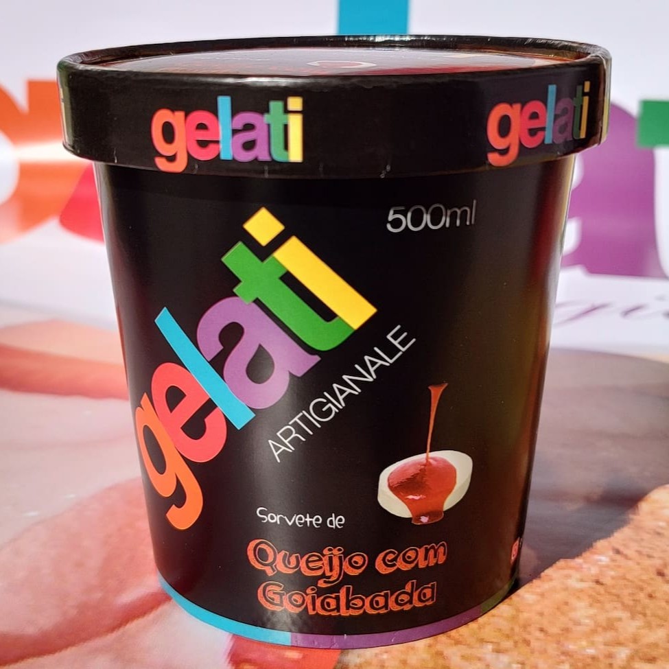 A tradicional sobremesa mineira na sua melhor versão. Sorvete de queijo minas mesclado com goiabada cascão artesanal